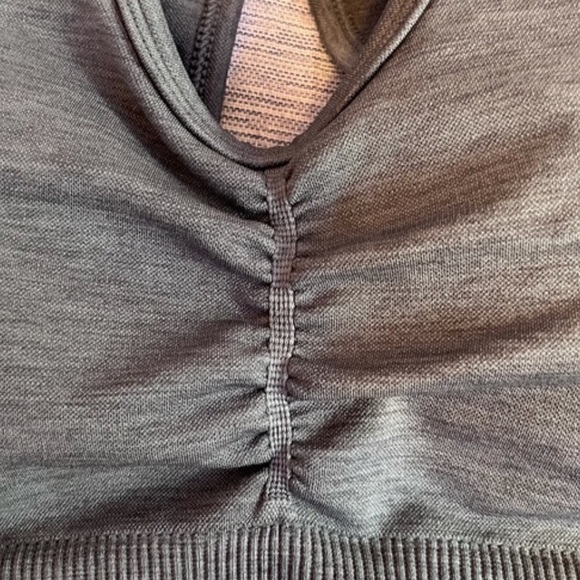 Alphalete amplify sports bra in titanium - Picture 6 of 13